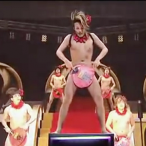 Japanse 'hide-penis' dance hit