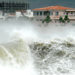 Tyfoon Bolaven treft Okinawa