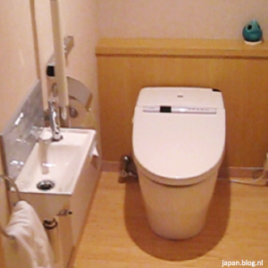 Pret op een Japans toilet, toiletsproeier